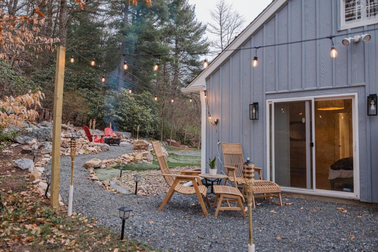 Cowry Acres - 11 Acre Enchanted Retreat, Hot Tub *