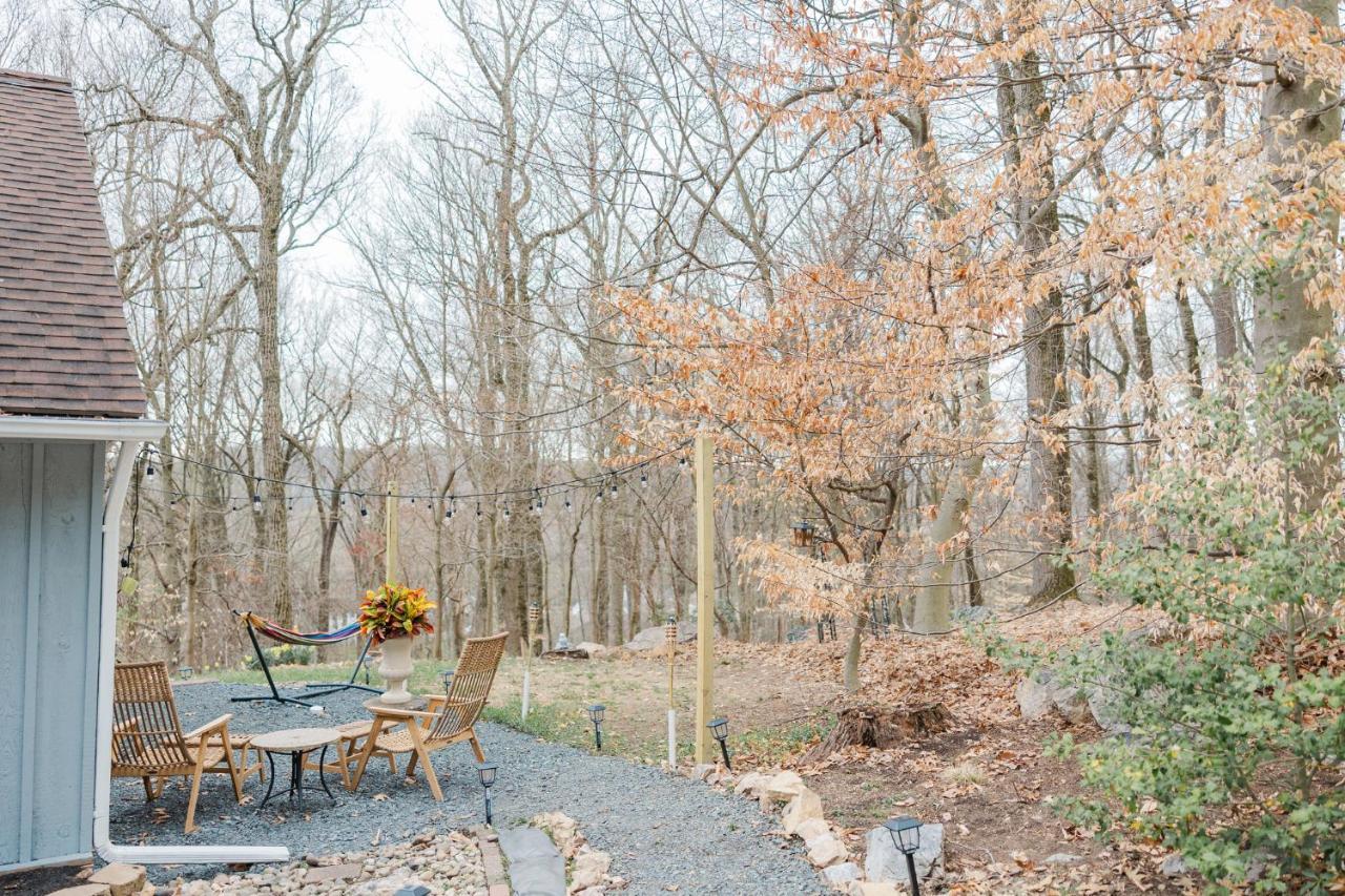 Cowry Acres - 11 Acre Enchanted Retreat, Hot Tub