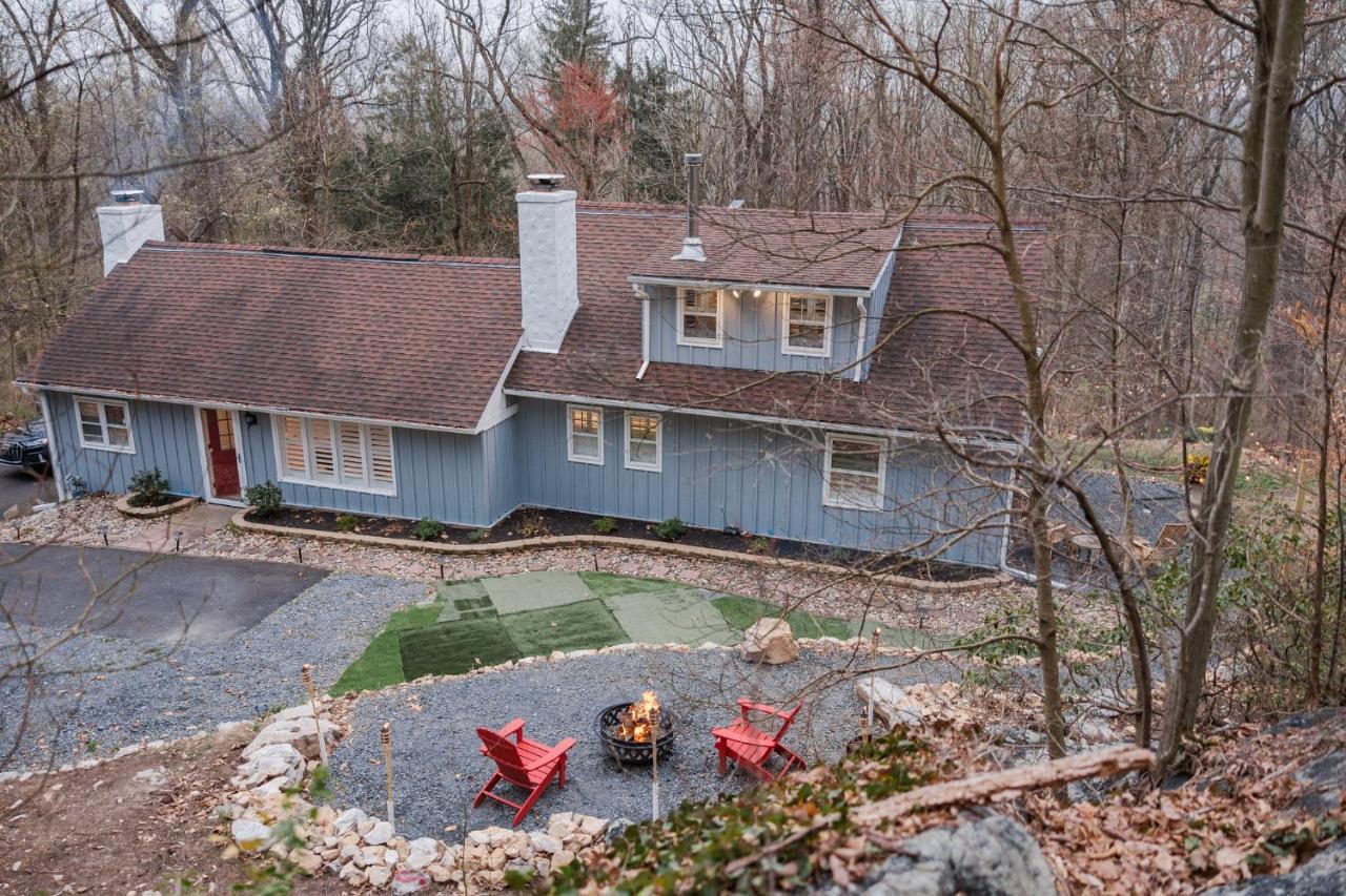 Villa Cowry Acres - 11 Acre Enchanted Retreat, Hot Tub